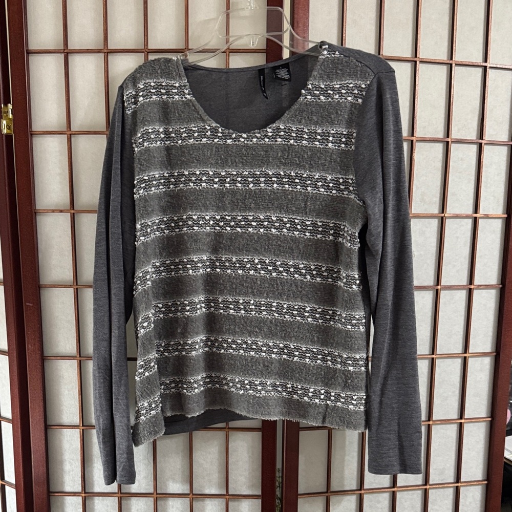 new directions Gray Striped Textured Long Sleeve Top PTP 21 inches